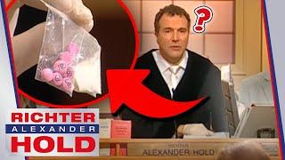 Geldkassette aufgetaucht Aber woher kommen die Drogen im Bodenfach?  22  Richter Alexander Hold