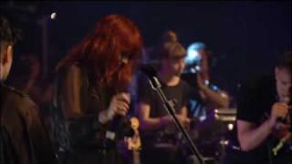 The XX - You Got the Love feat. Florence Welch Live at Glastonbury 26-6-2010