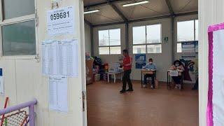 CARLOS BAUTISTA EMITE SU VOTO EN COLEGIO FLOR DE MARIA DRAGO