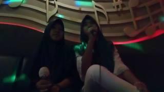 Bareng teman SMP terus karaokean