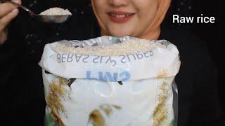 ASMR RAW RICE EATINGRAW RICE MAKAN BERAS DI KARUNG PLASTIK