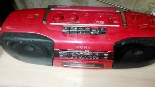 Старые кассеты и магнитола SONY