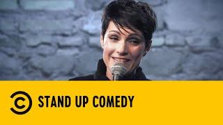 Stand Up Comedy Fumatori vs non fumatori - Velia Lalli - Comedy Central