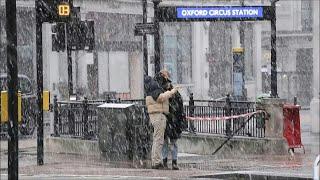 Snow hits Londons Oxford Street  AFP