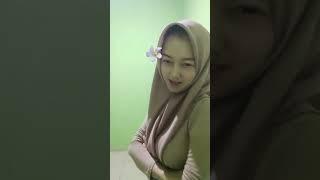 Cewek Jilboobs Goyang Hot