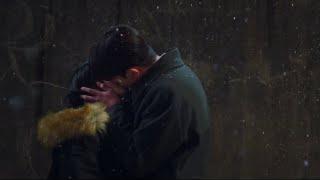 Yi-jin y Hee-Do se dan un beso bajo la nieve  Veinticinco Veintiuno - Episodio 13