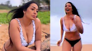 Kashmera Shah Running In Bikini On Beach Viral Video