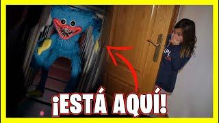 **HUGGY WUGGY ESTA AQUÍ** ENCUENTRO el MUÑECO De ELMO De POPPY PLAYTIME En EL TRASTERO #hifamilyteam