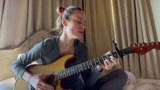 The Captain marvel Brie Larson playing je sais pas danser song on guitar Instagram VideoThe French