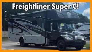Small Super C Motorhome on FREIGHTLINER Chassis