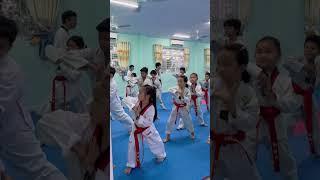 Ai da  Cứ bị thầy rình gõ hoài vậy Su full video ở Youtube nhà su nhé #giadinhnhasu #taekwondo