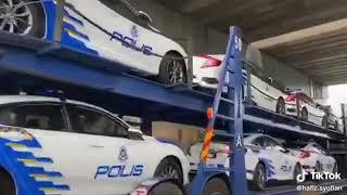 MANTAP ABAM LORI ANGKUT KERETA POLIS