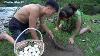 Primitive Experiment Catfish Vs Eggs - Catch Fish Survival From Underground Hole