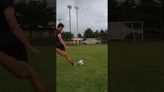 Best foot contact point technique for the rocket shot football #skony7 #football #knuckleball