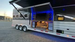 LARGE Outdoor Kitchen Luxury Living Quarters Horse Trailer