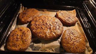 طرز تهیه نان جو پرک کاملا رژيمی سالم و خوشمزه PERSIAN BREAD