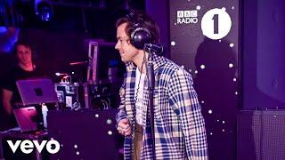 Harry Styles - Juice Lizzo cover in the Live Lounge