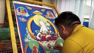 Tibetan Painter He Uses the Natural Color Drawing Tangka Painting How to Draw a Tibetan Tangka?
