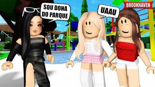 A MENINA FINGIA SER A DONA DO PARQUE AQUÁTICO  Historinhas Brookhaven RP  Roblox