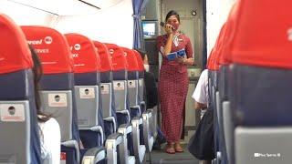 Pramugari Cantik Lion Air Membacakan Announcement dan Peragaan Keselamatan Penerbangan dalam Pesawat
