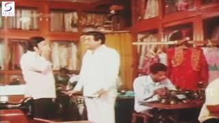 Rare clip of Rekha with Sanjeev Kumar