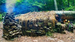 7 Days SOLO SURVIVAL CAMPING In RAIN Forest. Building a WOOD and ROCK Bushcraft SHELTER & Fireplace