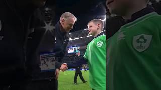 Lovely moment between Joe Schmidt and Johnny Sextons son Luca. #IREvNZL #RWC2023 #Rugby