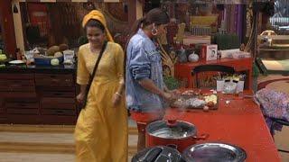 Bigg Boss 16 Live  Priyanka Chahar Choudhary Saath Archana Ki Ladaai Padi Bhaari Archana Eviction 