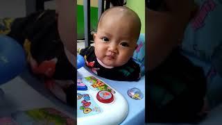 BAYI SEMBILAN BULAN SUDAH GENIT SENYUM LUCU