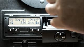 Replacing the paper roll in the tachograph VDO DTCO