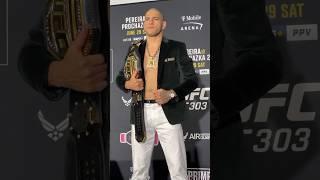 ALEX PEREIRA SHOWS OFF UFC TITLE AFTER INSANE HEADKICK KO OF JIRI PROCHAZKA