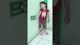 Begini ade ngartikan sign  #sign #anak #tangga