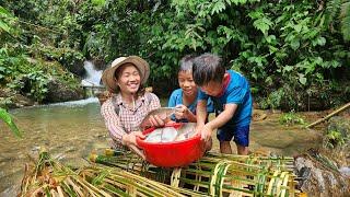 Use bamboo to weave traps to catch fish to sell and preserve in a traditional way