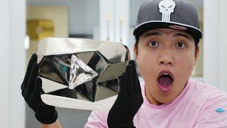 NTN - Tôi Đã Nhận Được Nút Kim Cương First Time Unboxing Diamond Button 10M SUB 