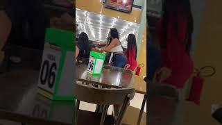 Pelea de Zorras en un bar