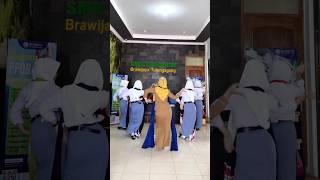 @Ervina_Yessyeka_Loviani GURU SBD GOYANG #tiktok #subscribe #viral #gurusenibudaya #asn #like #shorts