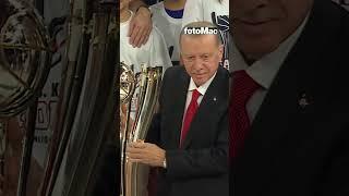 Başkan Erdoğan Anadolu Efese Şampiyonluk Kupasını Verdi #shorts