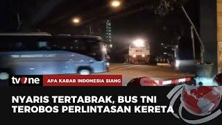 2 Bus TNI AL Terobos Palang Perlintasan Kereta Api di Kota Malang  AKIS tvOne