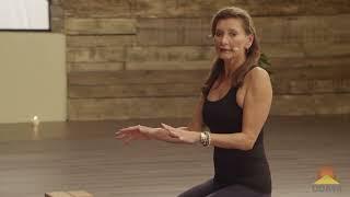 Tatiana Urquiza Lunge & Warrior 1 Tutorial  I  UDAYA.com