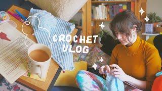 how much can i crochet in a week?  crafty vlog ft. my very affectionate cats