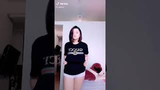 tiktok hot buka baju  pamer gunung gede