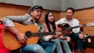 Chintya Gabriella Feat Sammy simorangkir -Sedang Apa dan Dimana