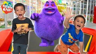 Grimace Shake อยู่ในฮาร์เบอร์แลนด์  พี่ปลื้ม