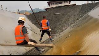 Barge unloading 8000 tons of phosphate rock Part 1 - fast and smooth flow - Vlog of work on barge