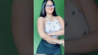 goyang pargoy tiktok daster meresahkan di atas kasur part33 #goyang #tiktok #tante #hot #dance