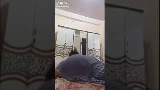 Twerking on bed Somali girl. Dancing is in the blood of Somalia. Somali girls are pretty ️.