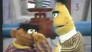 Sesame Street - Ernie & Bert 2 Noses