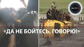 Водители маршруток из-за денег рискуют жизнью пассажиров  Автобус смыло в кювет на трассе в Осетии