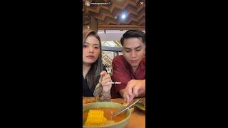 Makan bareng dulu sebelum kerumahnya kak Adi