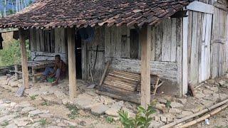 Suasana Kuno Kampung Mati Terpencil di Tengah Hutan Temanggung Jawa Tengah